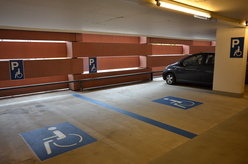 Behindertenparkplätze